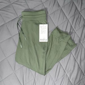 *NEVER WORN* Lululemon Ready to Rulu Jogger Crop